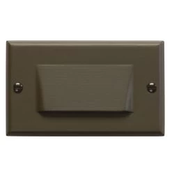 Horizontal Shielded Step Light