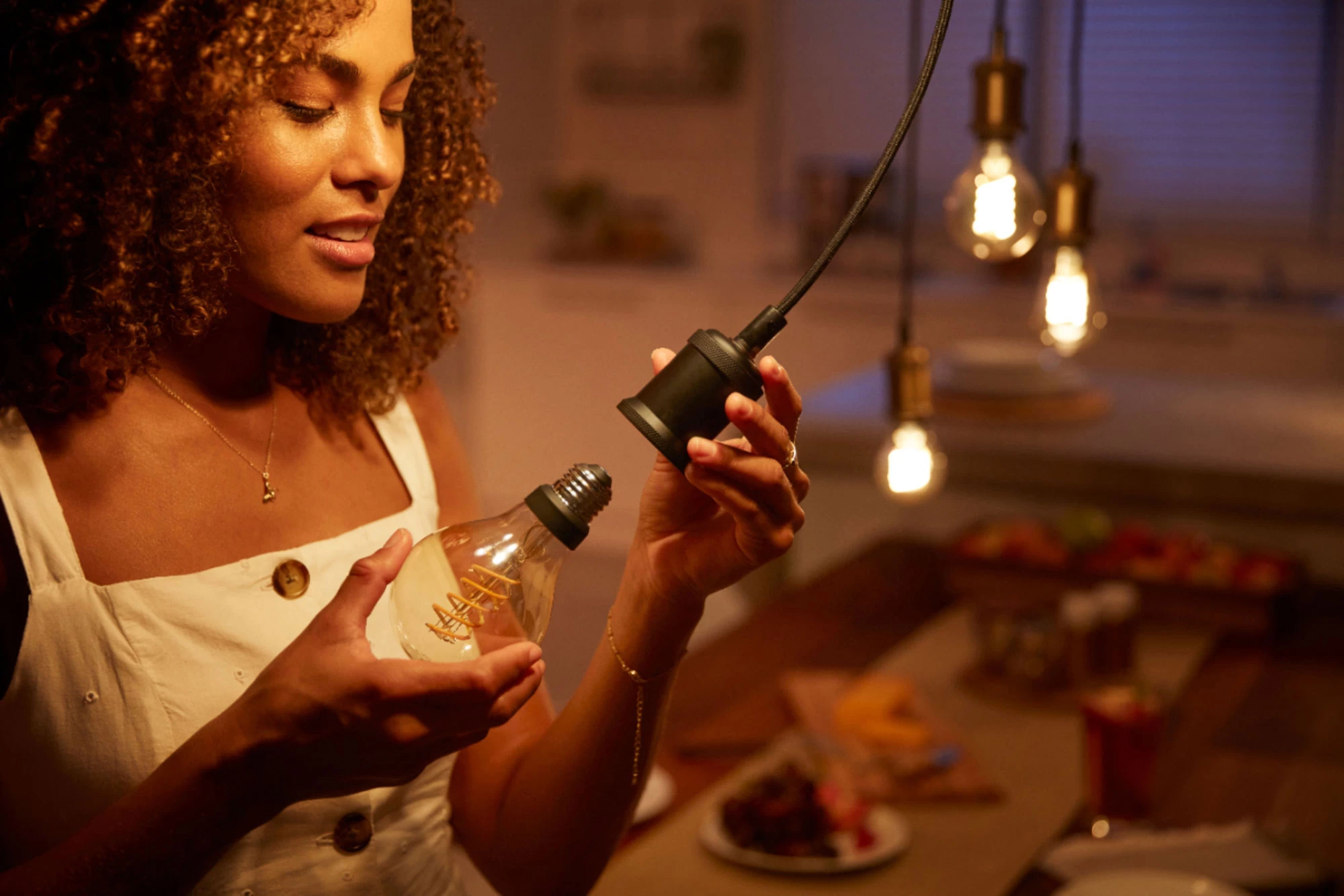 Philips Hue Hue G25 White Filament Smart Bulb - Image 4