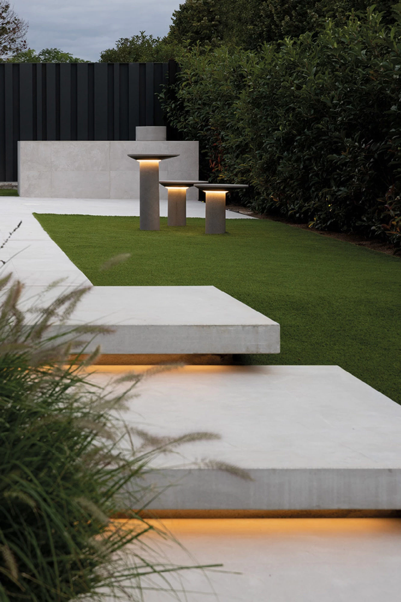 Moal Outdoor Bollard - Image 3