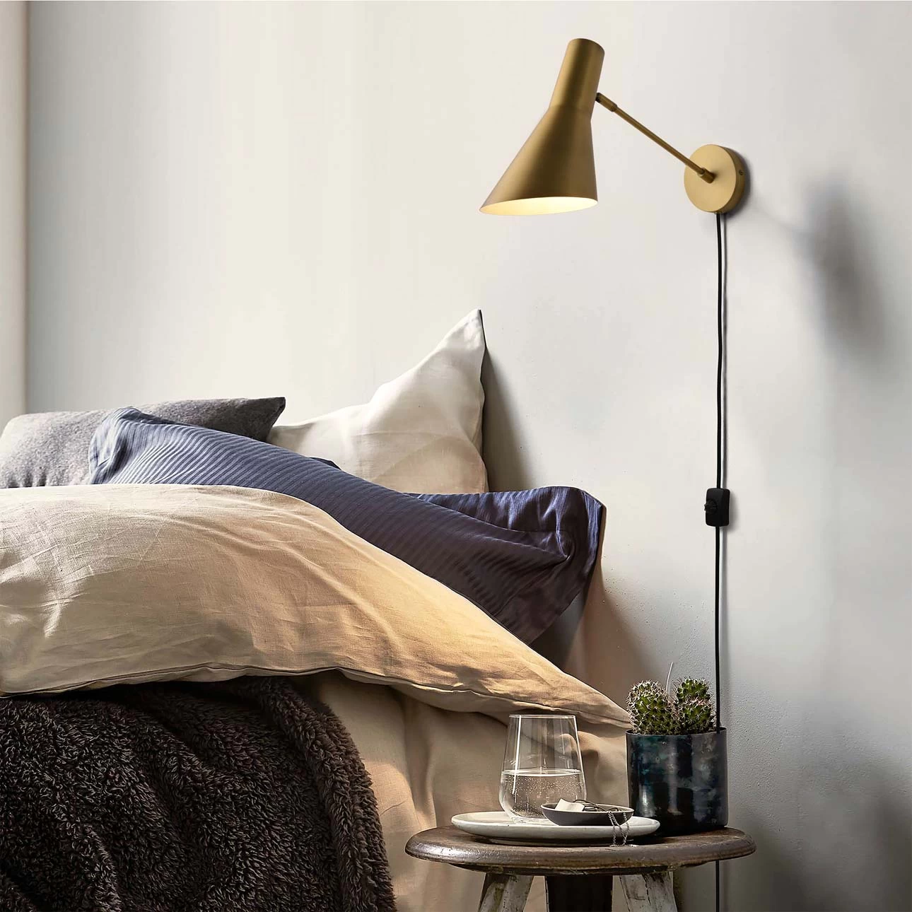 Solana Plug-in Wall Sconce - Image 2