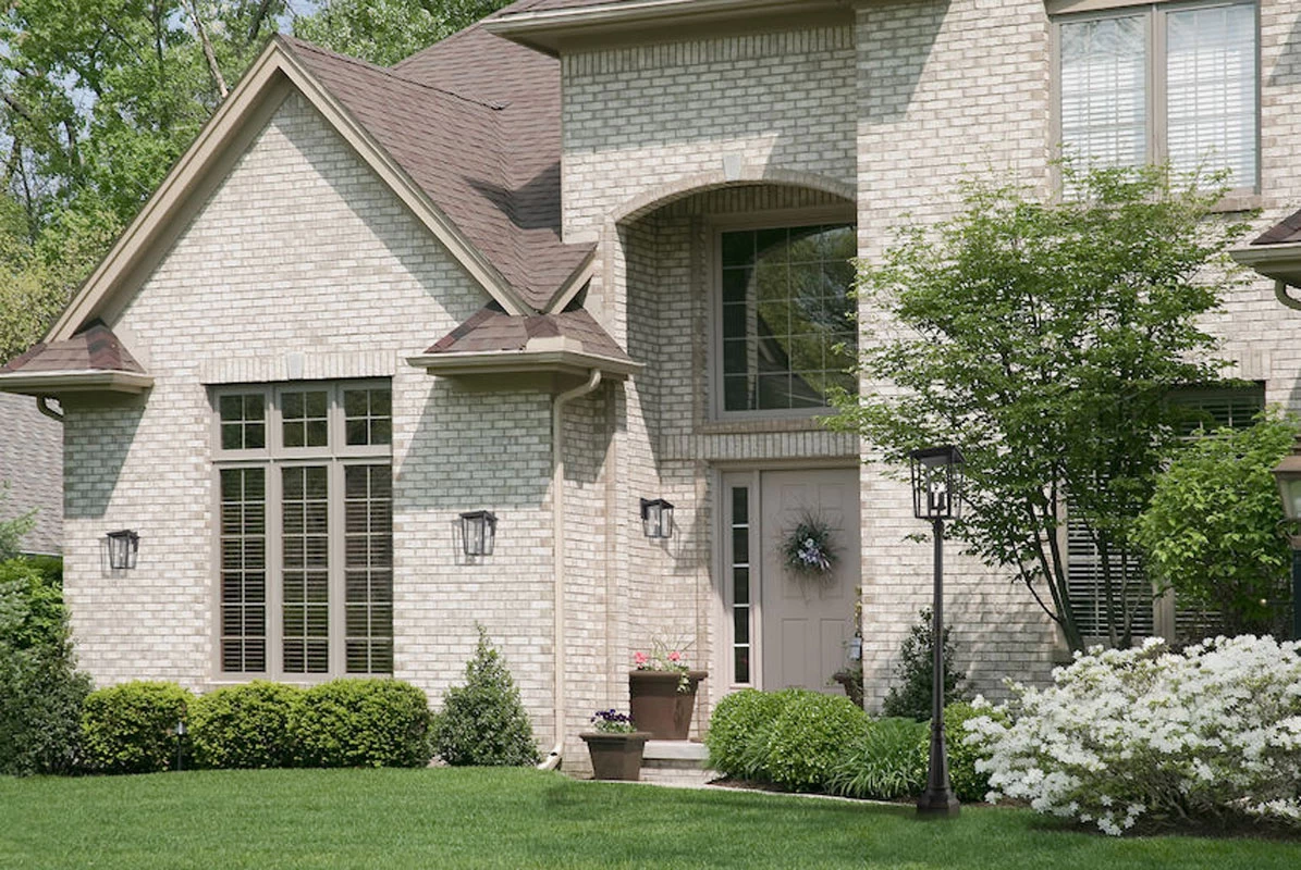 Z-LIte Seoul 564 Outdoor Pole Light - Image 3