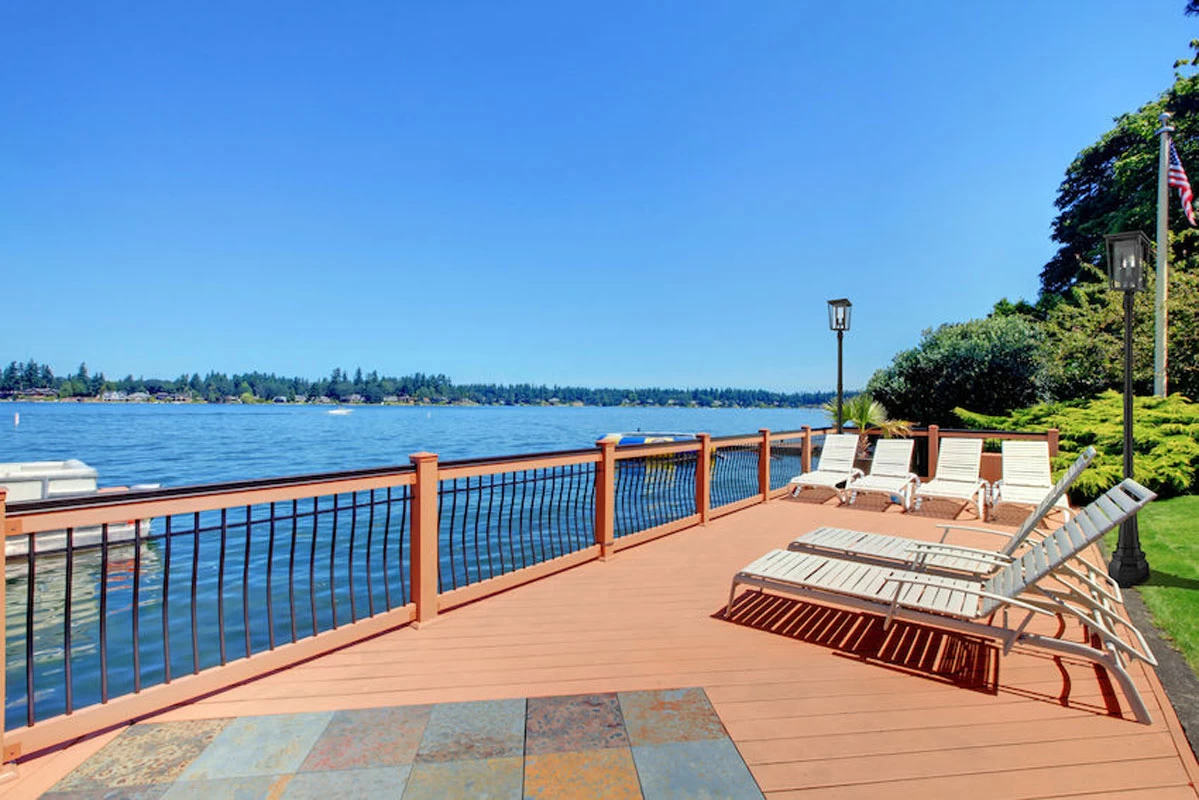 Z-LIte Seoul 564 Outdoor Pole Light - Image 2